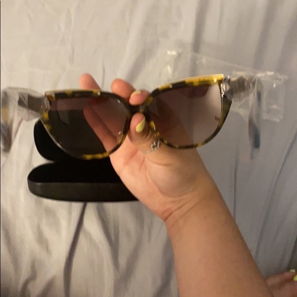 Balmain Sunglasses - Picture 7 of 7